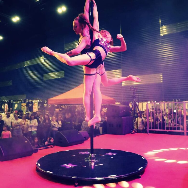 Pole (21)